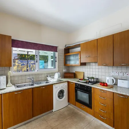 At Last You Can Rent The Perfect Luxury Close To The Beach, 1485 Πρωταράς