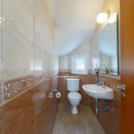 At Last You Can Rent The Perfect Luxury Close To The Beach, 1485 * Πρωταράς