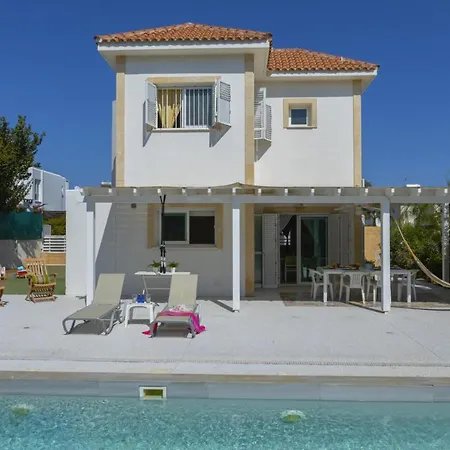 At Last You Can Rent The Perfect Luxury Close To The Beach, 1485 * Πρωταράς
